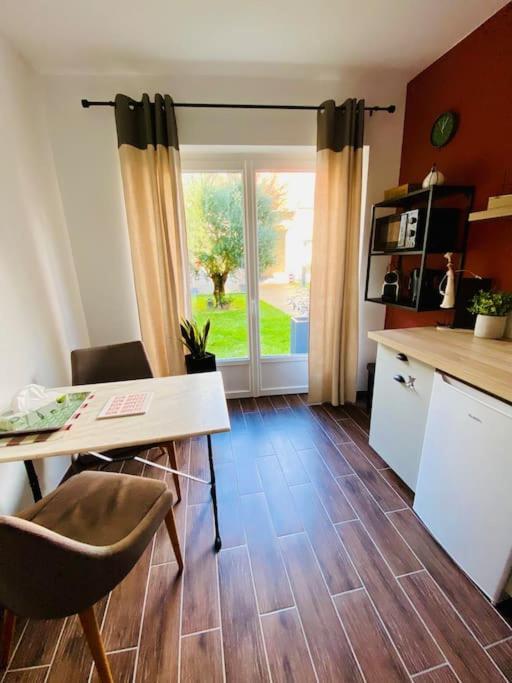 Studio D'Hotes Avec Piscine « Le Clos N°6 » Cormicy Bagian luar foto